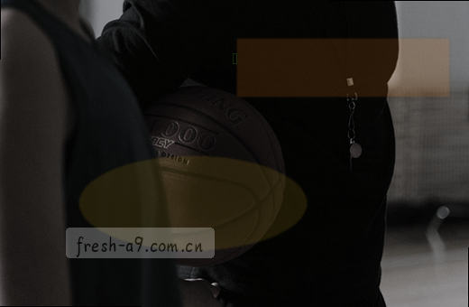库里三分出手 球在空中划出弧线